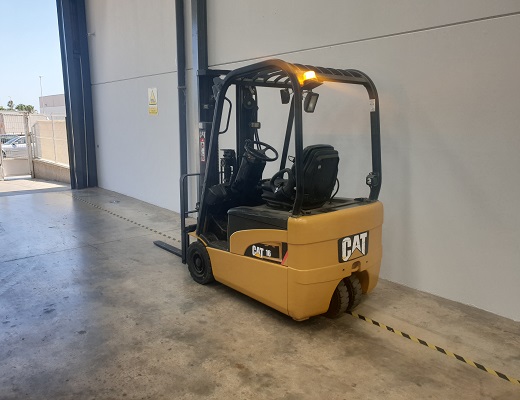 carretilla-electrica-caterpillar-1600kg-a-4700-mm-NC00425-1