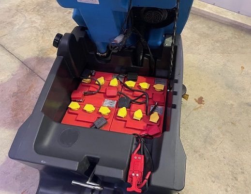 Fregadora-conductor-sentado-A12-Rider-66-T-usada-nc00520-3