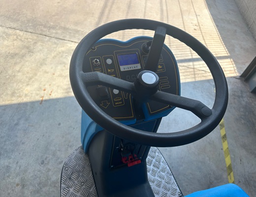 Fregadora-conductor-sentado-A13-85R-usada-nc00497-1