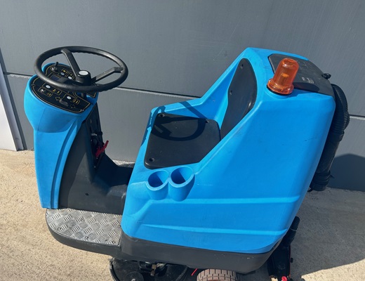 Fregadora-conductor-sentado-A13-85R-usada-nc00497-2