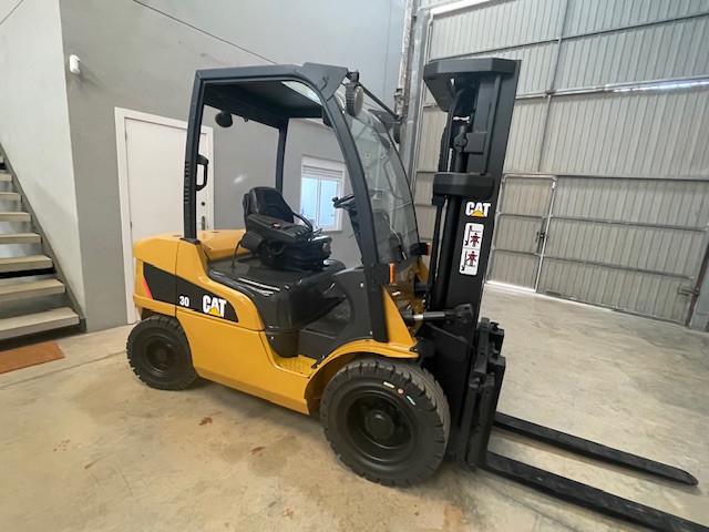 Carretilla usada Caterpillar DP30NTD