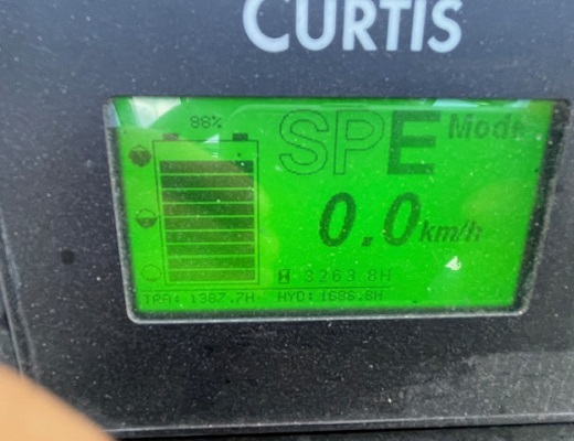Carretilla-electrica-Usada-MB-CPD25-AC4-3