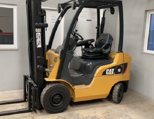 carretilla-diesel-usada-caterpillar-1800 kg-a-5500-mm-NC00391-1