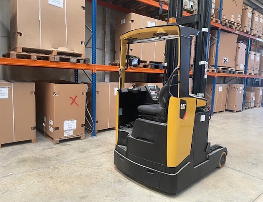 carretilla-retractil-usada-caterpillar-1600kg-a-10-mts-nc00412