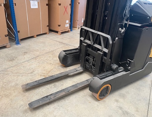 carretilla-retractil-usada-caterpillar-1600kg-a-10-mts-nc00412-2