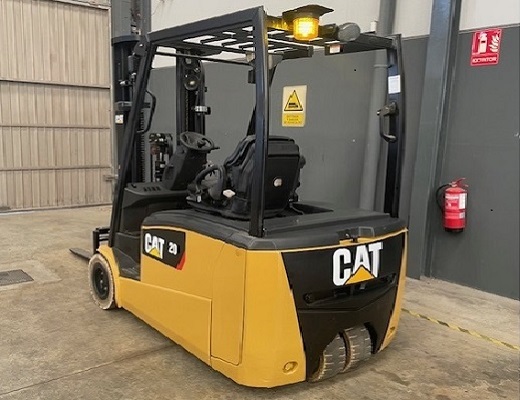 carretilla-electrica- usada-caterpillar-2000 kg-3-ruedas-nc00483-2
